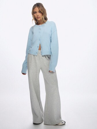 MISSGUIDED Fluffy Knit Button-Up Cardigan Sweater Cozy Winter Spring Casual Short Cropped Fuzzy Knitwear Fashion Essential Daily Wear