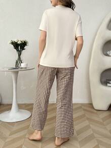 2pcs Women Bear Embroidered Crew Neck Half-Button Short Sleeve Plaid Pants Pajamas Set