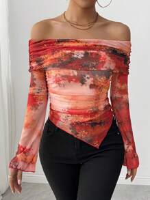 SHEIN Clasi Abstract Graphic Print Sheer Shoulder Flare Sleeve Asymmetric Hem T-Shirt Fall Cloth For Women - Red - View 3
