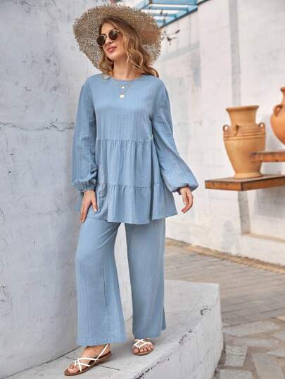 طقم بنطلون بلازو مع لباس علوي مطوي الثنايا وباكمام فانوس