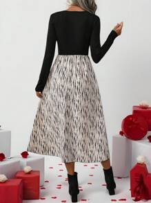 SHEIN LUNE 情人节女士紧身长袖T恤拼布印花不对称下摆中长连衣裙秋冬 - 彩色 - 查看 4