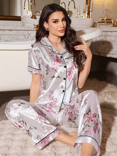 LuxeNights Bloemen Print Faux Zijden Notch Collar Short Sleeve Top Pants Pajama Set view 3