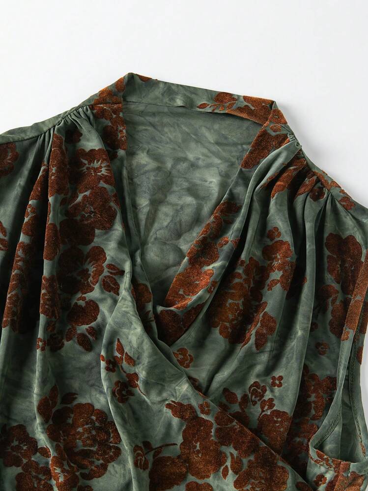 SHEIN Clasi Regata Casual Feminina de Decote em V com Estampa Floral Sem Mangas - Verde Escuro - Visão 7