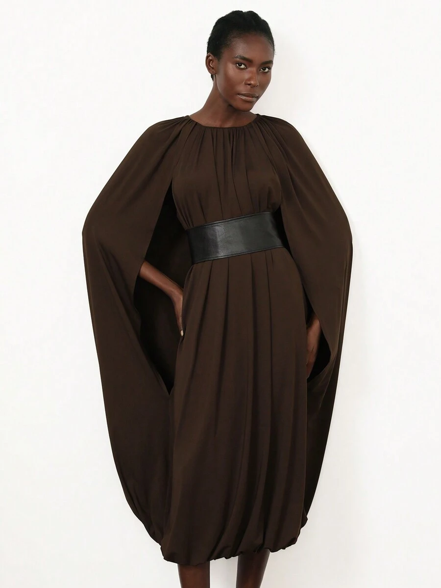 Aveloria Modichic 优雅奢华重磅缀饰 PU 收腰圆领褶皱喇叭长款女式长斗篷连衣裙 - 紫色 - 查看 1