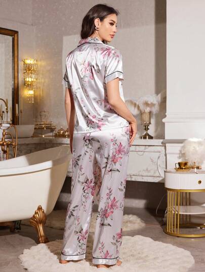 LuxeNights Bloemen Print Faux Zijden Notch Collar Short Sleeve Top Pants Pajama Set view 2