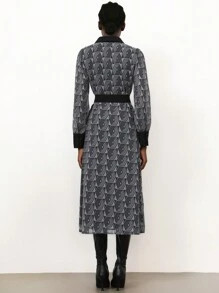 Aveloria Modichic Elegantes französischer Stil Pendelkleid, Kragen Knopfleiste, schwarzer Kontrastbesatz, Gürtel, geometrischer Chiffon-Muster, Langarm Kleid - Verschiedenfarbig - Übersicht 6