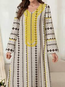 Al Najma 几何印花长袖阿拉伯休闲女式卡夫坦连衣裙，端庄大方 - 彩色 - 查看 4