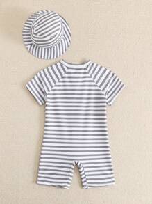 Traje de baño de una pieza para bebé niño con mangas raglán de manga corta, patrón rayado aleatorio, incluye shorts y gorro de natación - Multicolor - Ver 2