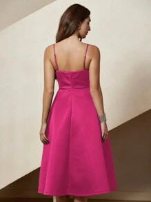 SHEIN Unity Vestito lungo elegante e romantico da occasioni formali come Feste di Compleanno, Vacanze e Feste, con decorazioni in paillettes, vita con catena, linea ad A e balze, adatto per San Valentino e Primavera - Rosa - View 3