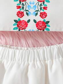 Set de 2 piezas de ropa para niñas bebé, con blusa de manga con volantes y estampado de rosas para el Ramadán, y falda casual con estampado de rosas - Blanco - Ver 7