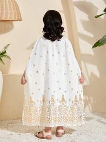 SHEIN Young Girls 2 Pcs Chiffon Gold Foil Flower Smock Dress Outfit, A-Line Dress With Golden Woven, Matching Family Vacation, With Golden Woven, Sibling Outfits, Sisters Outfit, Suitable For Girls Daily Wear, Festivals, Family Gatherings And Special Occasions, Sibling Outfits Sisters Style Outfit, Spring And Summer, Cute & Elegant & Sweet & Vintage & Fashionable.Mom And Daughter & Sisters Matching. - Baby Blue - View 7