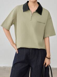 Dazy-Less Camiseta holgada de mujer con bolsillo y decoración en bloques de color contrastante
