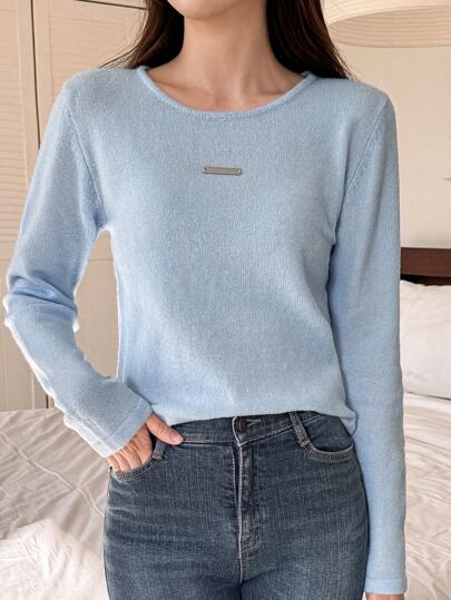 DAZY Suéter de punto ligero y casual para mujer con placa de metal, ropa de primavera y otoño