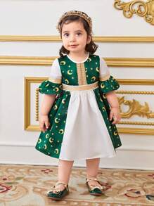 SHEIN Vestido de manga corta con bloques de color y patrón de luna lindo para bebé niña, para verano - Verde - Ver 10