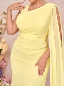 SHEIN Belle Plus Size Elegant Minimalist Romantic Yellow Asymmetrical Sleeve Maxi Bridesmaid Dress - Yellow - View 7