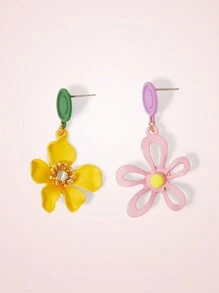 SHEIN MOD Pendientes de lujo minimalistas casuales con decoración de camelias asimétricas y rhinestone