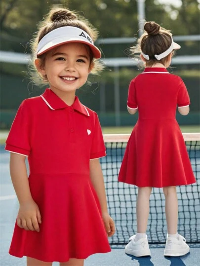 SHEIN 年轻女孩情人节甜心时尚活泼拼色短款泡泡袖 Polo 领松紧腰 A 字裙，正面爱心图案，舒适透气，适合夏季活力四射的外出和户外活动