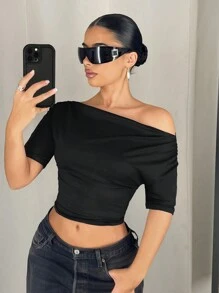 SHEIN ICON Y2K Style Tight-Fitting Asymmetric Neck Sexy Bat Wing Cropped T-Shirt - Black - View 1