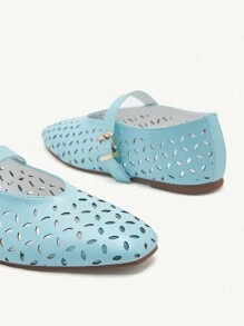 CUCCOO CHICEST Women's Summer Light Blue Round Toe Comfortable Mary Jane Retro Minimalist Laser Floral Flat Shoes Spring Shoes Spring Break Easter - Ice Water - View 10