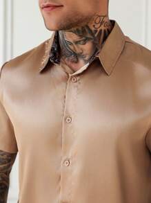 Manfinity Mode Camisa casual de manga corta de unicolor para hombre