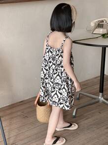 DAZY 年轻女孩全身印花吊带连体裤，休闲假日风格花卉 - 黑與白 - 查看 2