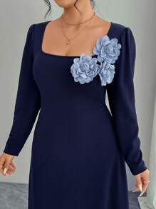 Modelyn Maxi Kleid in großen Größen mit quadratischem Ausschnitt, Blumenmuster, elegantes und figurschmeichelndes Design