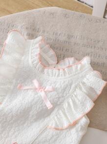 SHEIN Playful Pals 2 件套 女婴幼儿（0-3 岁）优雅校园帽袖 V 领纹理花卉无袖上衣衬衫搭配蝴蝶结格子荷叶边裙粉色套装 - 粉色 - 查看 8