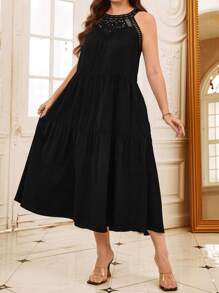 SHEIN Clasi Plus Size Women Solid Color Contrast Lace Halter Elegant Dress