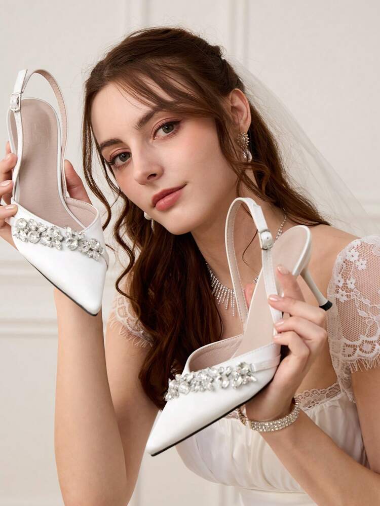 CUCCOO HITCHD Collier chaîne de strass élégant, escarpins à talons hauts de mariée, stilettos à bout pointu, chaussures de mariage en satin blanc ajouré pour la mariée et la demoiselle d'honneur, Jour de la Saint-Valentin