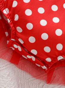 SHEIN Newborn Baby Girl Summer Green Ruffled Shoulder Strap Spliced With Red Polka Dot Jumpsuit Spliced With Mesh Cute Cartoon Strawberry Shaped Outfit And Headband Suitable For Newborn One Year Old Shooting - Red - View 3