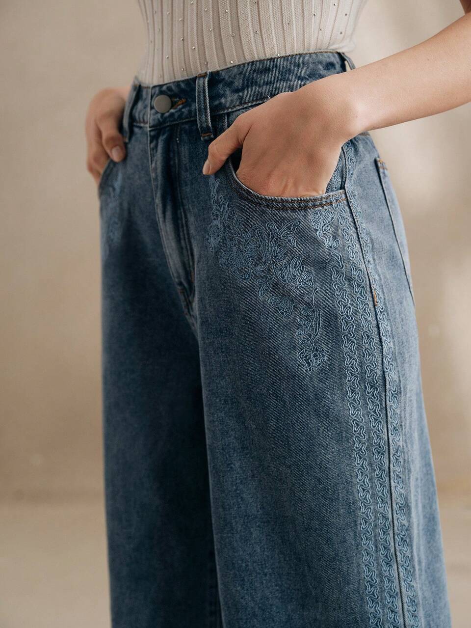 Women's New Fashionable Elegant Unique Embroidered Design Straight Leg Jeans, Suitable For Valentine's Day, Mother's Day, Party, Blue