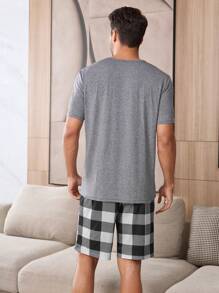 SHEIN 男士格子印花短袖和短裤两件套睡衣套装 - 灰色 - 查看 2