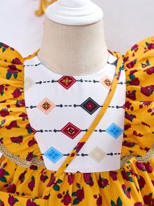 SHEIN Leap Crew 女婴可爱花卉印花夏季度假连衣裙，附赠手提包 - 彩色 - 查看 4