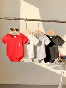 SHEIN Playful Pals Juego de 4 Piezas de Ropa Casual de Verano para Niños Bebés - Manga Corta en Blanco, Negro, Gris, Rojo. Tela Suave y Cómoda, Adecuada para Vacaciones, Viajes, Escuela, Reuniones Diarias, Primavera/Verano y Festivales