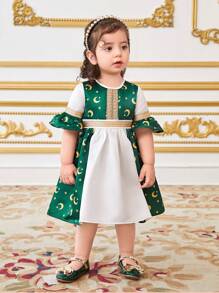 SHEIN Vestido de manga corta con bloques de color y patrón de luna lindo para bebé niña, para verano - Verde - Ver 11