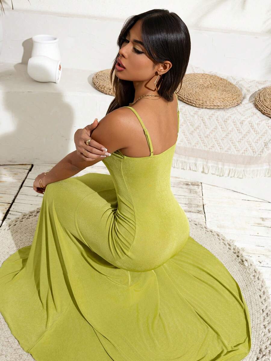 Chiquease 橄榄绿色女士细肩带连衣裙，超喇叭形，性感简约音乐节优雅日常穿着，弹性针织，春夏 - 橄欖綠 - 查看 1