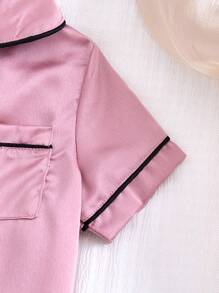 SHEIN 4pcs Set Baby Girls Elegant Contrast Binding Short Sleeve Top With Pockets And Contrasting Collar, Matching Purple Shorts, Charming Home Sets - Multicolor - View 3