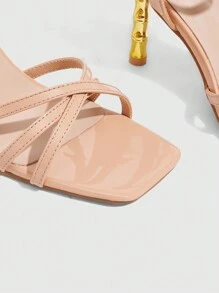 CUCCOO SZL Sandalias altas de tacón cuadrado color albaricoque con tacones metálicos dorados, diseño elegante y sexy con correas cruzadas para damas