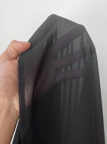 SHEIN Unity Conjunto Casual de 2 Peças Plus Size Feminino, Camisa Longa de Chiffon de Alta Densidade Combinada com Shorts Soltos, Conjunto de Primavera e Verão - Preto - Visão 5