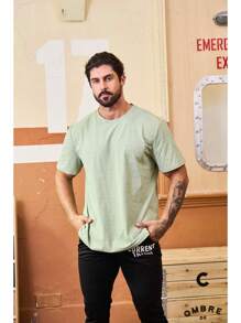 Manfinity Sport Corelite 男士圆领短袖动物印花休闲运动 T 恤，简约设计