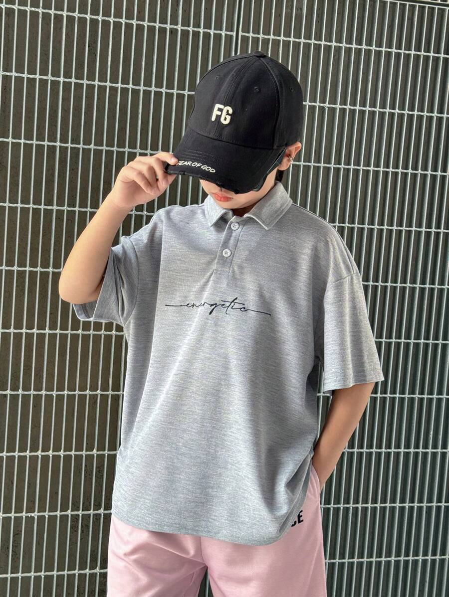 青少年男孩休闲假日百搭字母与图案印花翻领半襟宽松短袖针织 Polo 衫