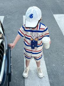 SHEIN 2 Pieces Set Of Young Boy Leisure Academy, Comfortable, Fashionable, Simple, Practical, Versatile, Japanese And Korean Loose Fit, Cute, Soft And Comfortable. The Striped Belt With Cartoon Bear Cute Pattern Is Breathable And Comfortable. The Short Sleeved Shorts Are Suitable For Daily Use, Suitable For School, Suitable For Travel, Suitable For Sports, Suitable For Spring And Summer Seasons