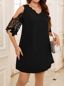 SHEIN Clasi Vestido casual con escote de barco, bordado floral y dobladillo ondulado para tallas grandes - Negro - Ver 4