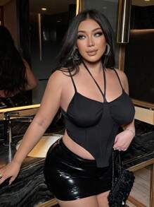 Allurite 大码系带紧身吊带背心，带有花卉、心形、嘴唇、丘比特、波尔卡圆点、玫瑰、爱情元素 - 黑色 - 查看 4