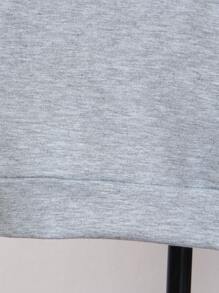 SHEIN Set de 2 piezas de sudadera con capucha suelta con estampado de letras y pantalones deportivos para niño pequeño, estilo callejero europeo y estadounidense, adecuado para uso en exteriores, vestimenta casual y uso escolar