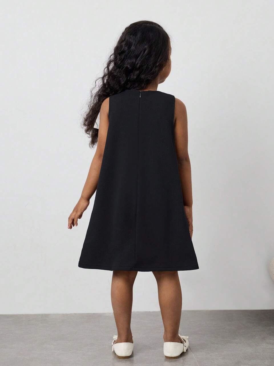 Young Girl Crew Neck Sleeveless Dress With 3D Bow Decor