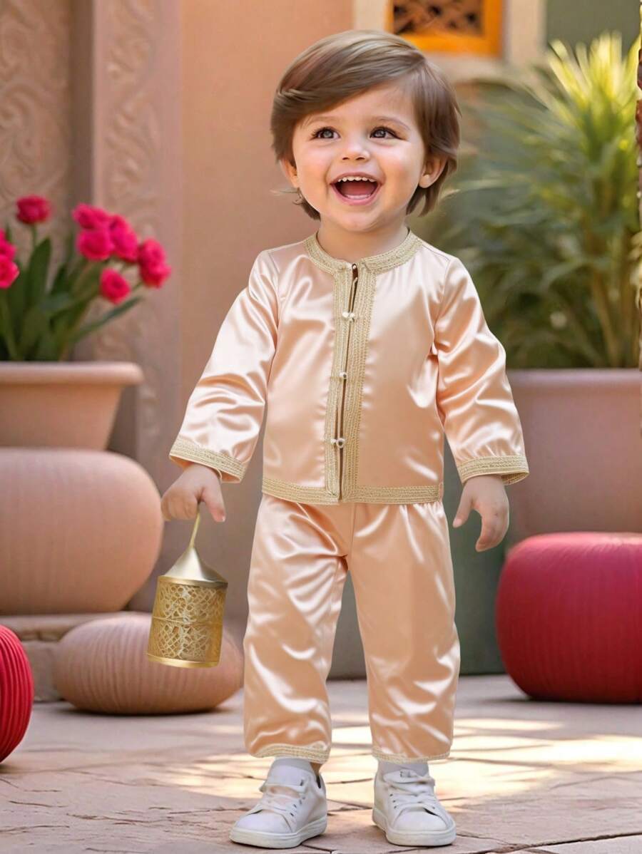 SHEIN 2 件套男婴时尚金缎长袖衬衫和松紧腰裤套装，适合生日派对、晚会、表演、婚礼、月子庆祝、洗礼和 1 岁生日 - 彩色 - 查看 1