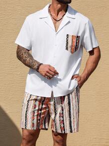 ResortEase Conjunto de camisa de manga corta con bolsillo y pantalones cortos con estampado geométrico para hombres de talla grande