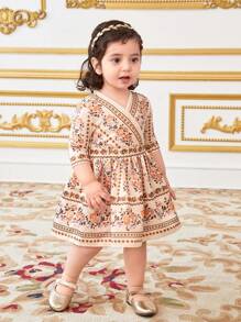 SHEIN 女宝宝夏季可爱花卉图案无袖连衣裙 - 彩色 - 查看 4