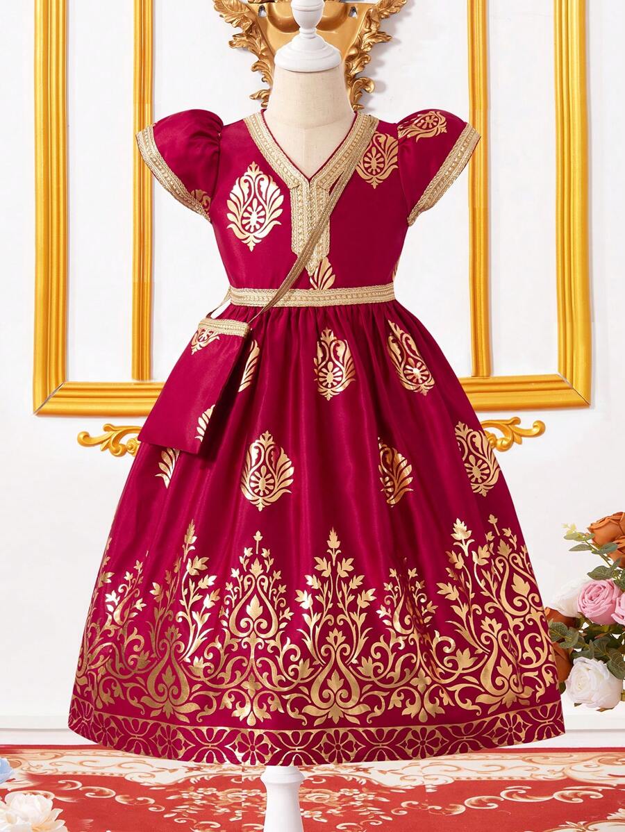 SHEIN 年轻女孩勃艮第中国国庆节束腰外衣 Abaya Kaftan Jalabiya，斋月斋月传统服饰，带有金色图腾箔图案，超长下摆搭配金色腰带，喇叭裙和金色饰边喇叭袖口，优雅而适合派对、郊游和节日 - 酒紅色 - 查看 1